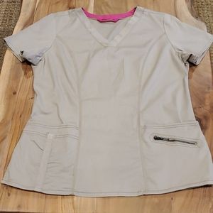 SCRUBS AND BEYOND TOP